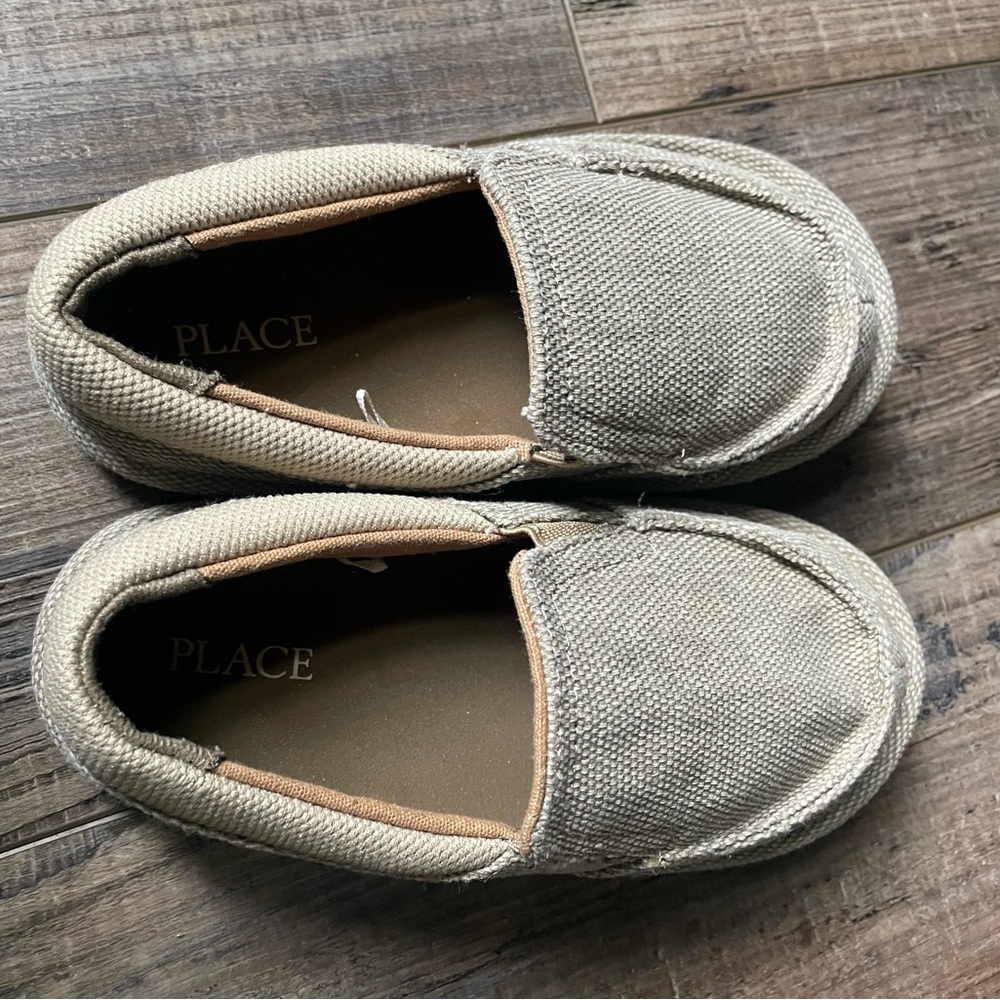 Place Tan Loafers Slip-Ons with Elastic Panels